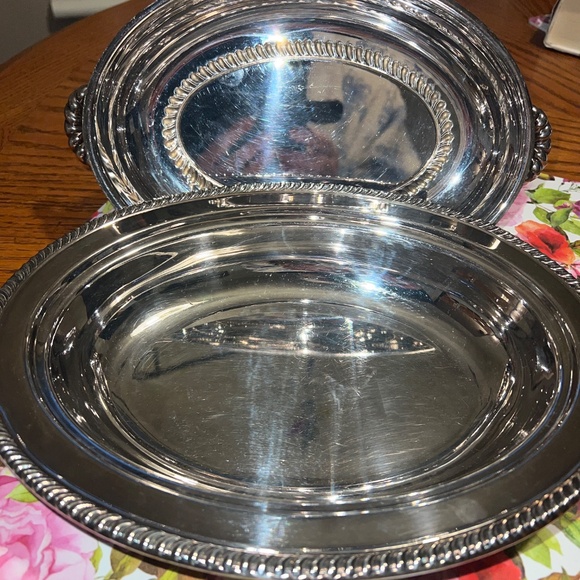 Wm. A. Rogers Silver Plate Covered Dish - Picture 6 of 10
